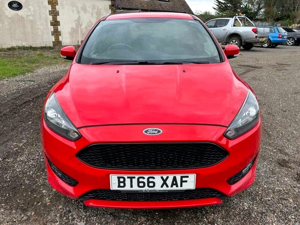 2016 Ford Focus 1.0T EcoBoost ST-Line 5dr for sale at N-Ten Motors in Romford - photo 3