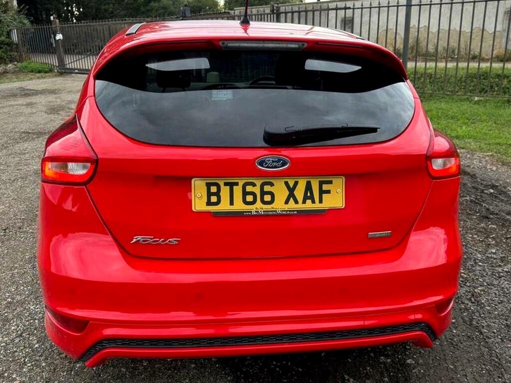 2016 Ford Focus 1.0T EcoBoost ST-Line 5dr for sale at N-Ten Motors in Romford - photo 8