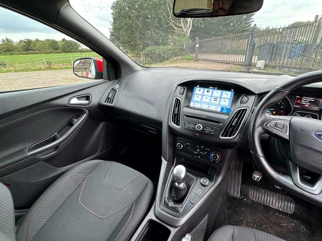 2016 Ford Focus 1.0T EcoBoost ST-Line 5dr for sale at N-Ten Motors in Romford - photo 31