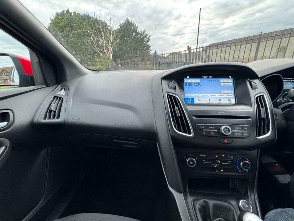2016 Ford Focus 1.0T EcoBoost ST-Line 5dr for sale at N-Ten Motors in Romford - photo 49