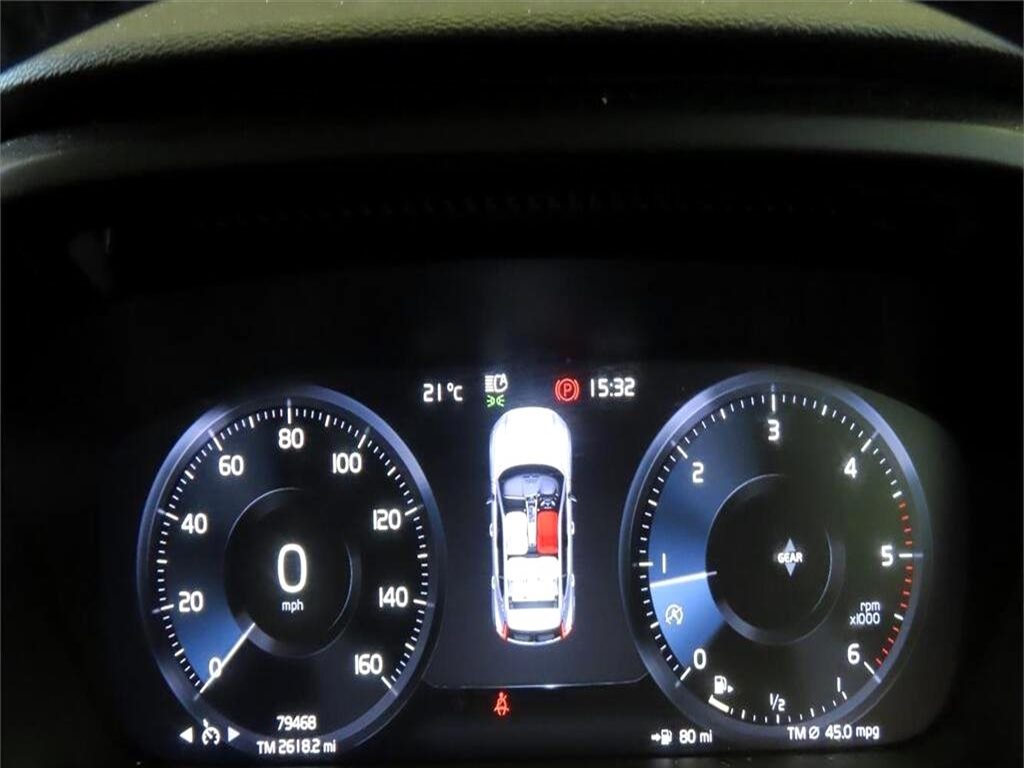 2019 Volvo XC40 D3 Momentum 5dr for sale at N-Ten Motors in Romford - photo 3